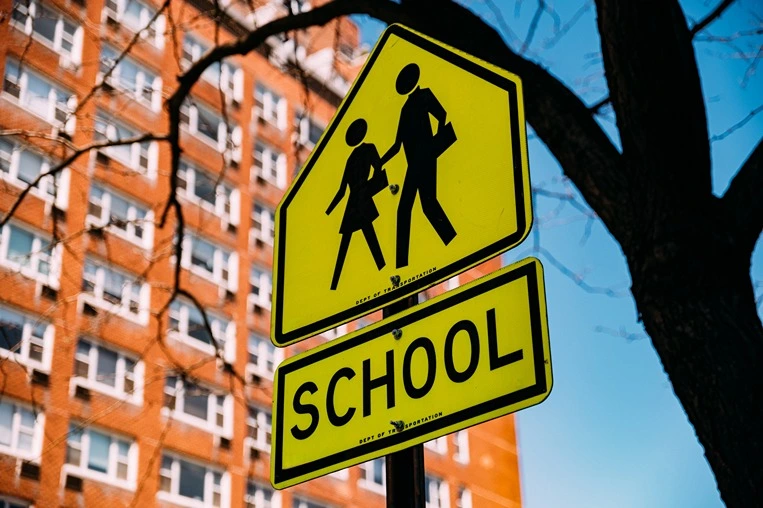 do school zone speed limits apply in the summer
